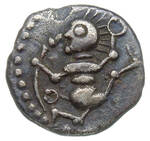 Antiker Quiner aus Silber, der entsprechend dem Bild der Vorderseite auch "Tanzendes Männlein" genannt wird.